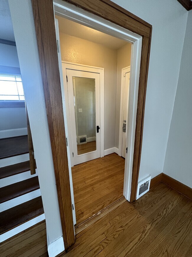 Building Photo - 2108 Oxford St