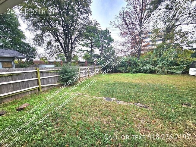 Building Photo - 2422 E 57th St