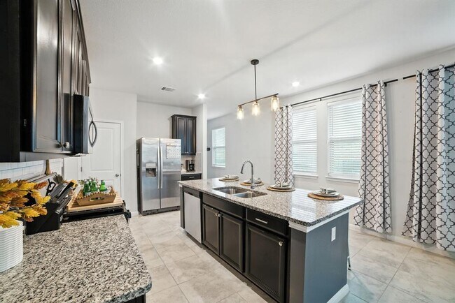 Building Photo - 324 Mountain Valley St