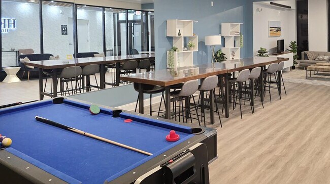 Building Photo - 211 Baldwin Ave