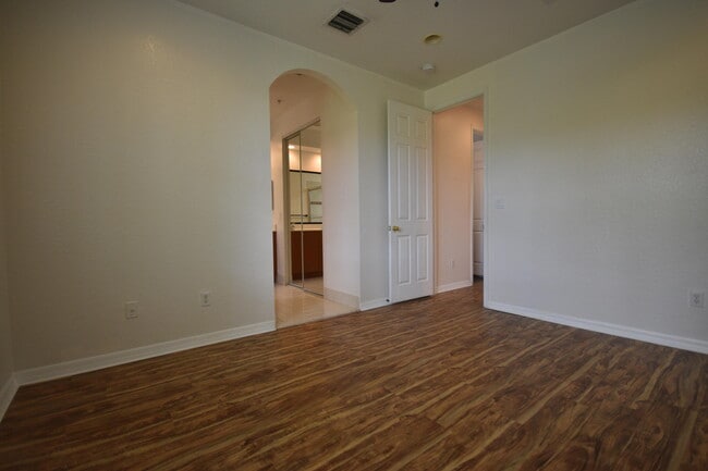 Building Photo - 2851 Prospect Rd