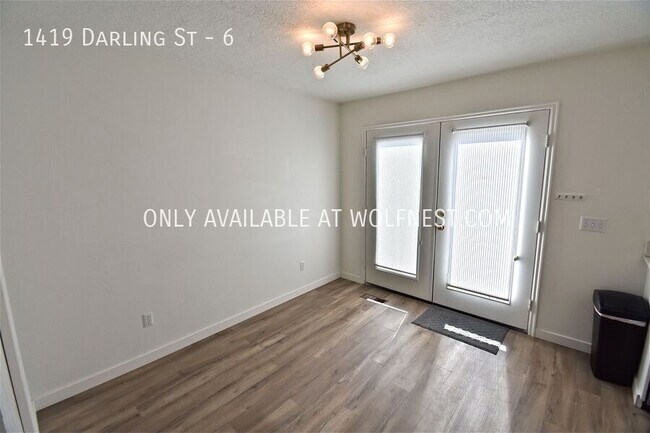 Building Photo - Stunning 3 Bed Ogden Townhome! No Deposit ...