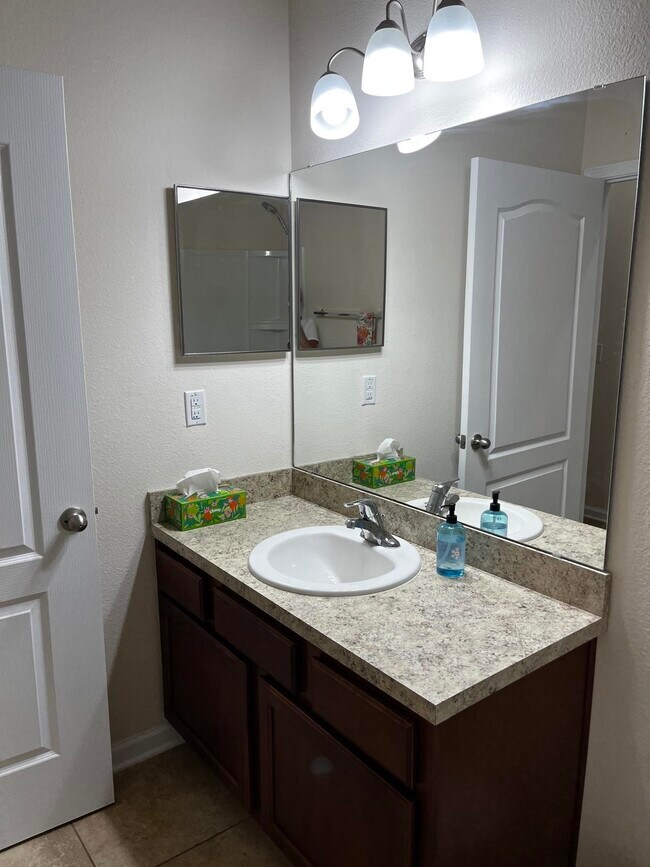 Building Photo - 2109 Golden Lake Loop