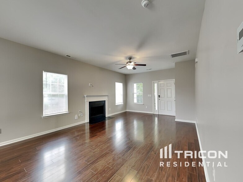 Building Photo - 526 Tansy Dr