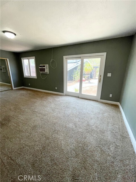 Building Photo - 30576 Farmington Rd
