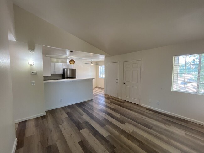 Building Photo - 2697 Aarondavid Dr
