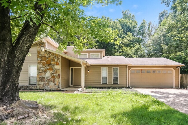 Building Photo - 2604 Lynnfield Rd