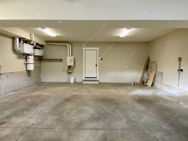 Building Photo - Stunning 2 BR home in Northwest Crossing