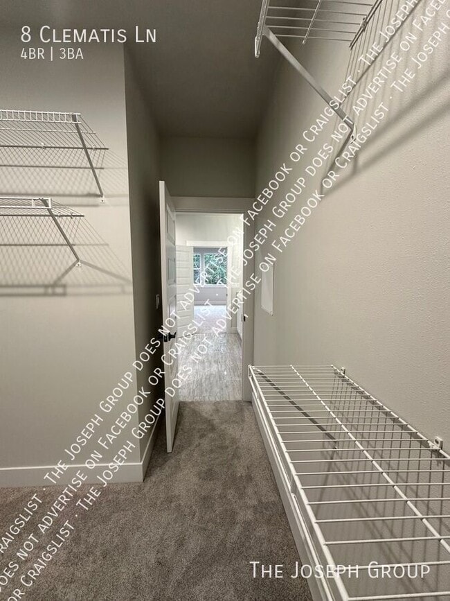 Building Photo - 8 Clematis Ln