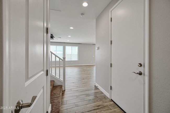 Building Photo - 14435 W El Cortez Pl