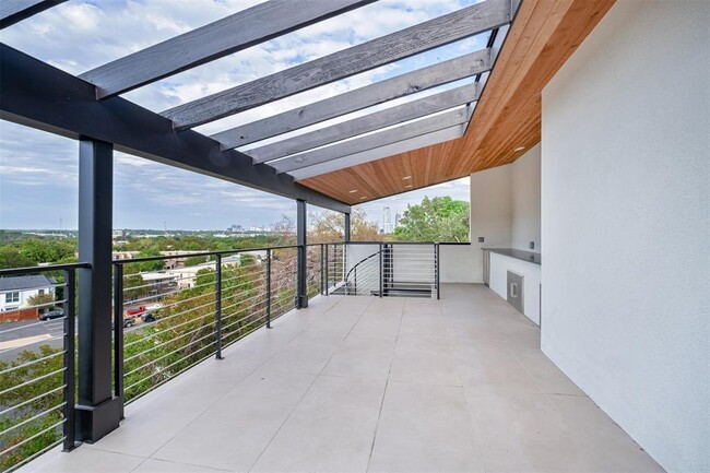 Building Photo - 2212 Trailside Dr