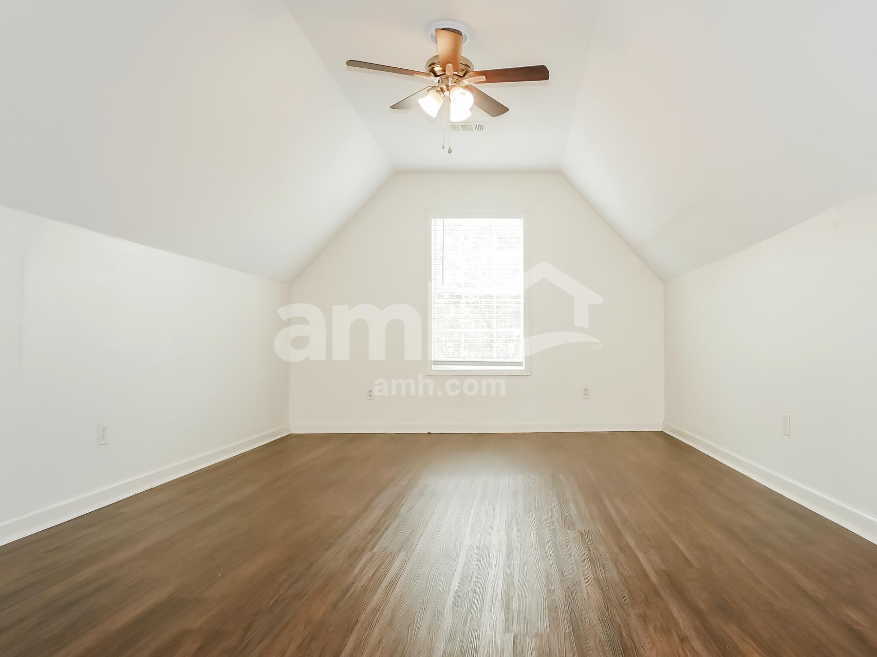 Building Photo - 660 Timber Creek S