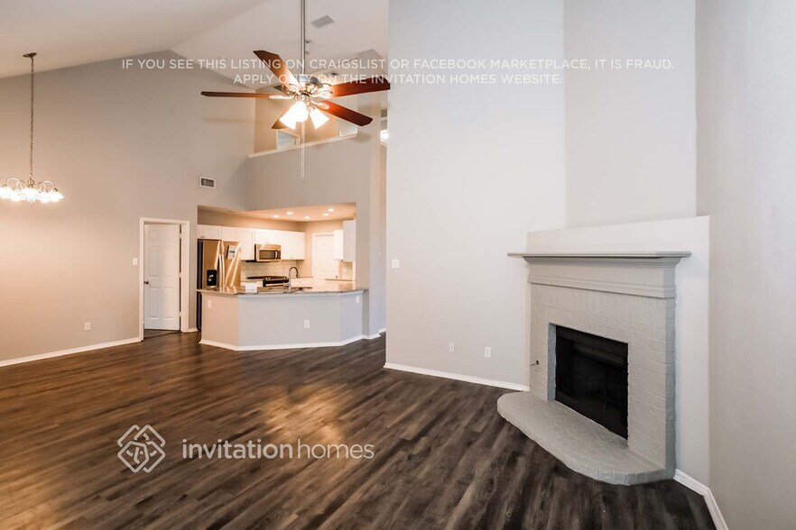 Building Photo - 801 Dayspring Dr