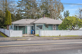 Building Photo - 4700 SE 92nd Ave