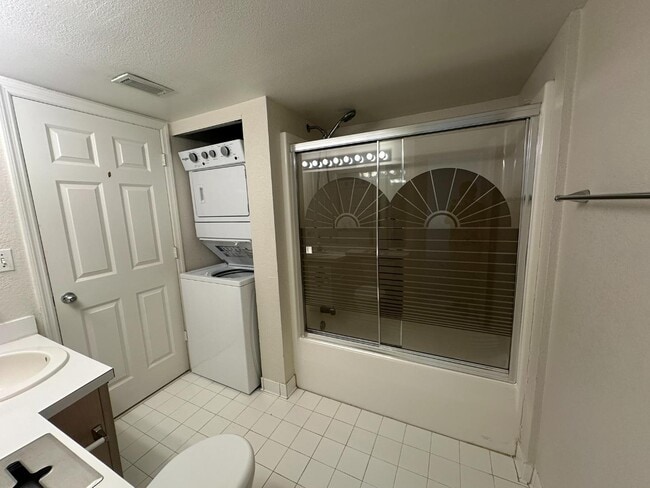 Building Photo - 3675 Seaside Dr