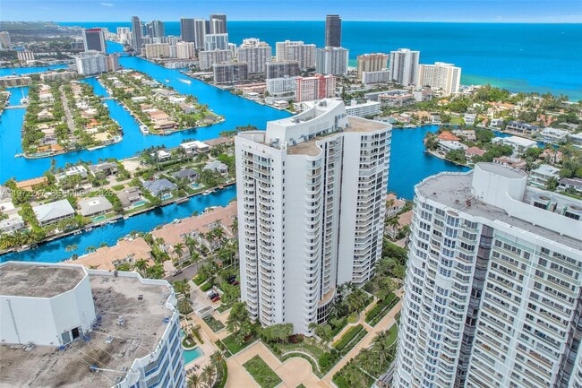 Building Photo - 21200 Point Pl