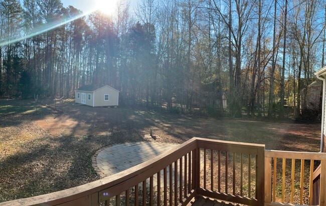 Building Photo - AVAILABLE NOW! 3 Bedroom 2 Bath Home on over 1 Acre in York with Clover Schools