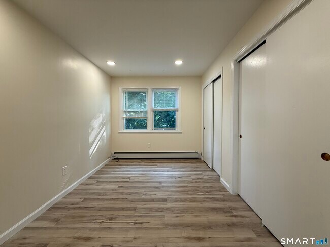 Building Photo - 299 Villa Ave