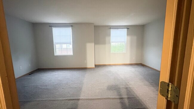 Building Photo - 16428 Willow Walk Dr