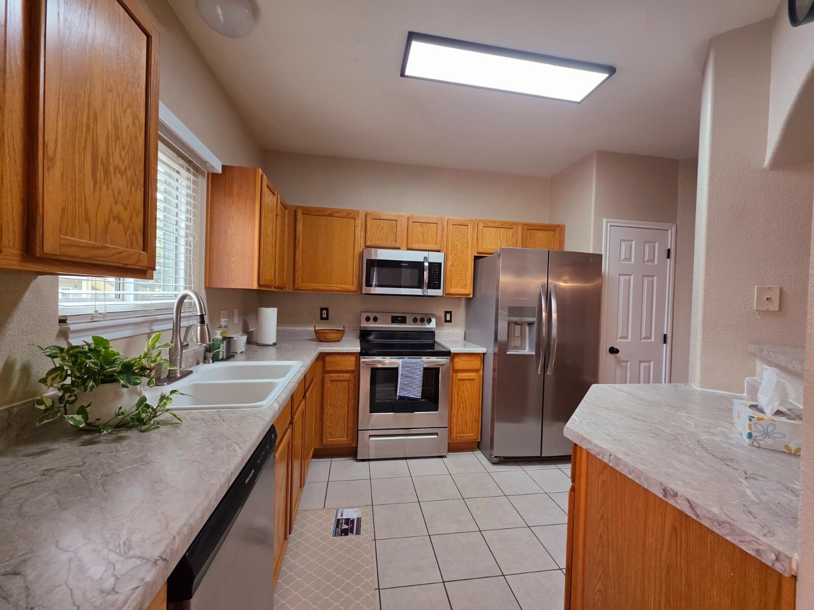 Building Photo - 3960 Riviera Grove