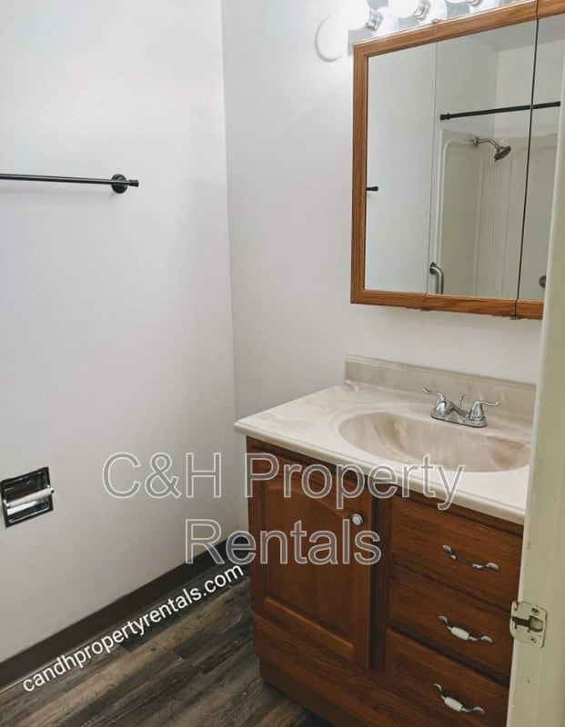 Building Photo - 1507 Elaine St