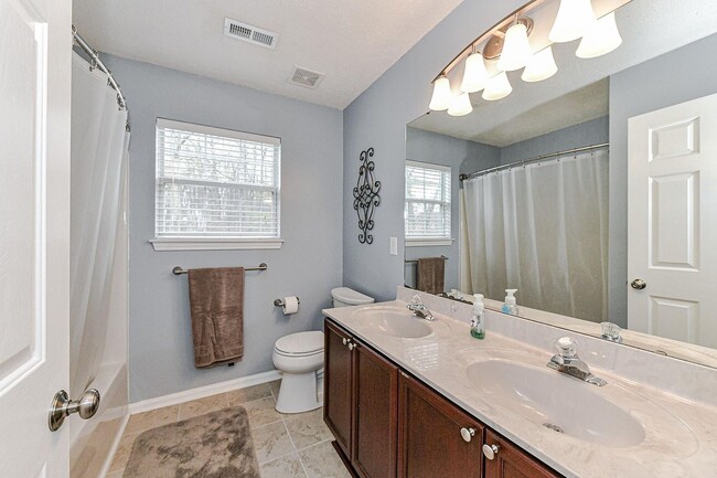 Building Photo - 1411 Deer Spring Ct