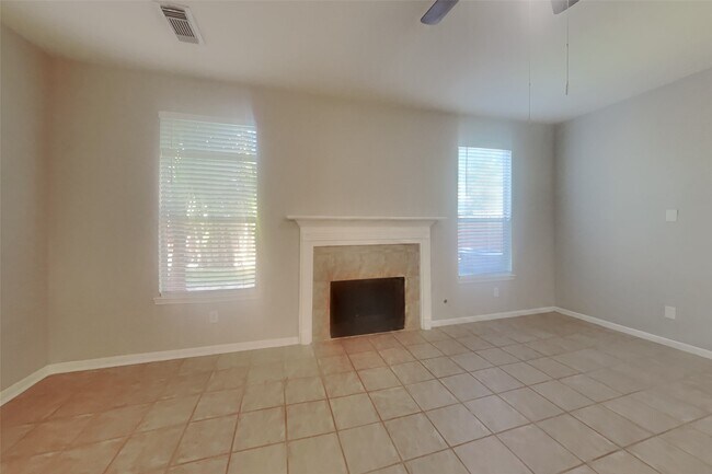 Building Photo - 3631 Royal Royce Dr