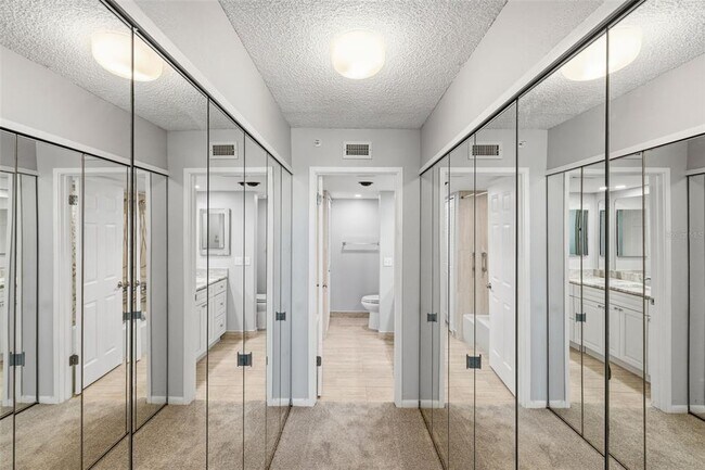 Building Photo - 400 Island Way