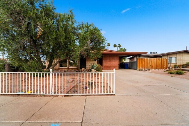 Building Photo - 1107 N July Cir