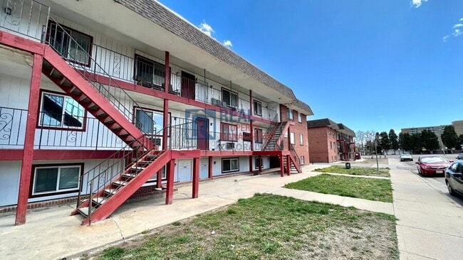 Building Photo - 1080 S Eliot St