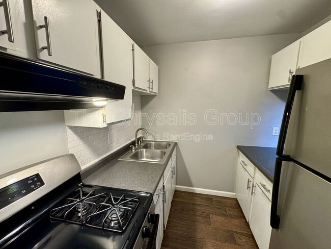 Building Photo - 606 E McKinley Rd