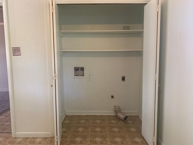 Building Photo - 7910 Mustang Dr