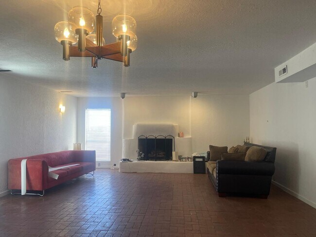 Building Photo - 13620 Cedarbrook Ave NE