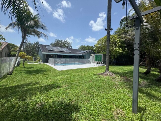 Building Photo - 8651 NW 21st Ct
