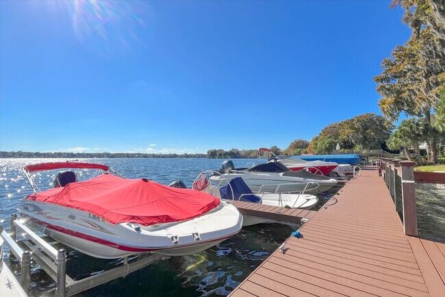 Building Photo - Beautiful Waterfront 3/2.5 Lake Virginia C...