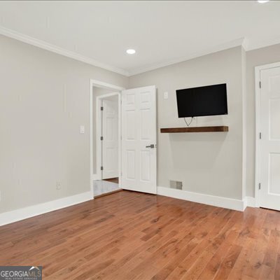 Building Photo - 3270 Brookview Dr