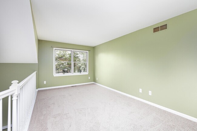 Building Photo - 45085 Horseshoe Dr