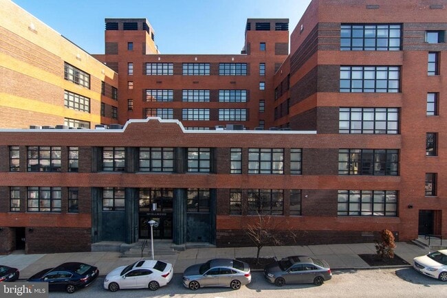 Building Photo - 128 S Ellwood Ave