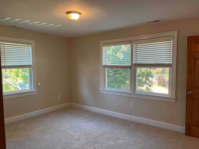 Building Photo - 309 Tareyton Ln