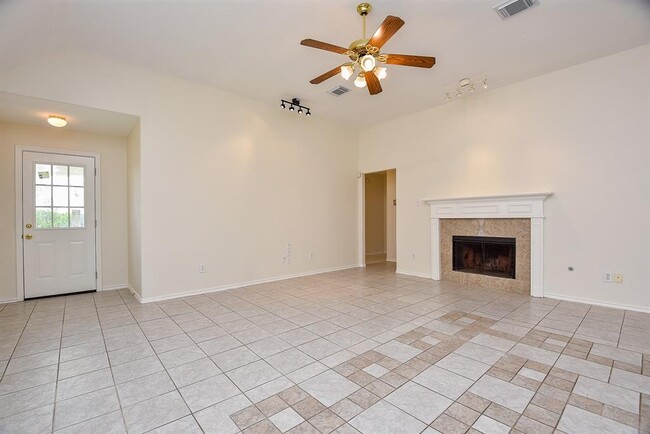 Building Photo - 12335 Shadowvista Dr