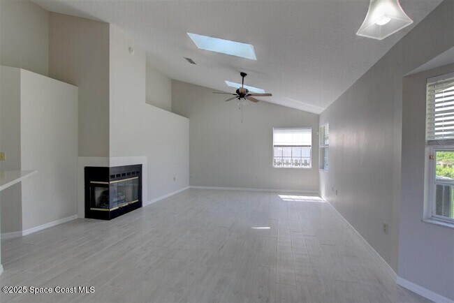 Building Photo - 4240 Wood Haven Dr