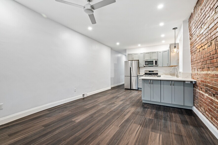 Building Photo - 318 Laurel St