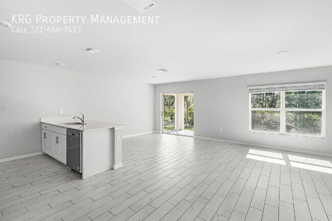 Building Photo - 3020 N Lakewood Rd
