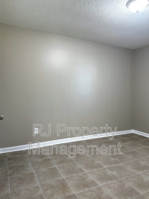 Building Photo - 4308 Ash Creek Cove