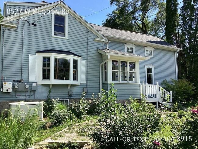 Building Photo - Beautiful Home w/ Large Yard & Energy Savi...