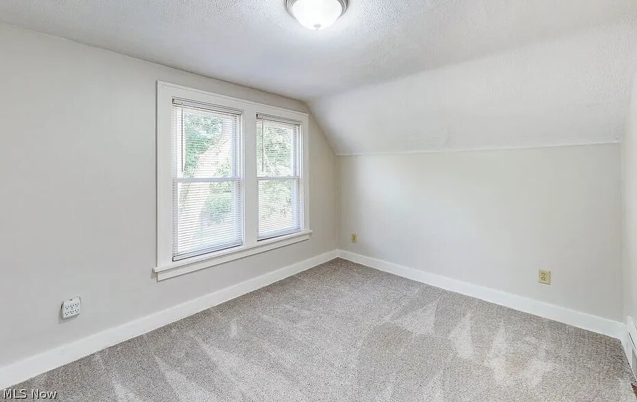 Building Photo - 411 Lindenwood Ave