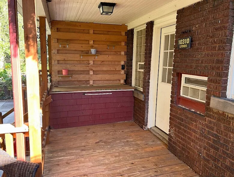 Back Deck - 10310 Clifton Blvd