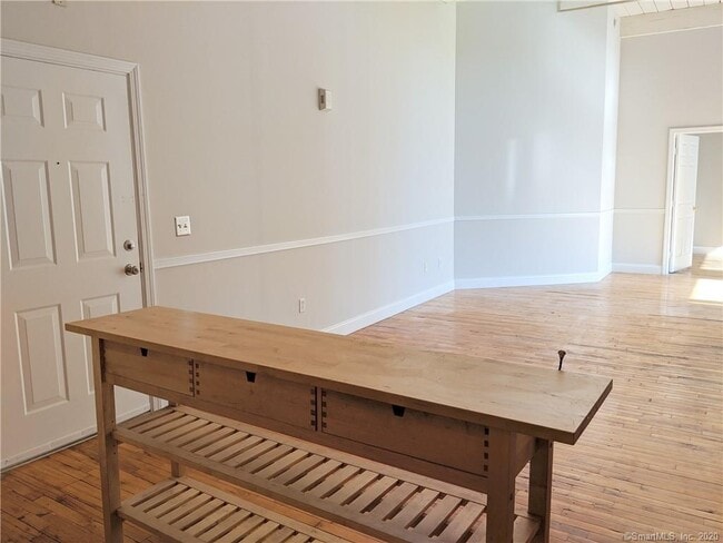 Building Photo - 390 Charles St