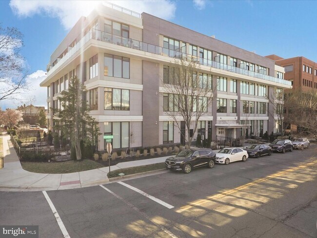 Building Photo - 801 N Fairfax St