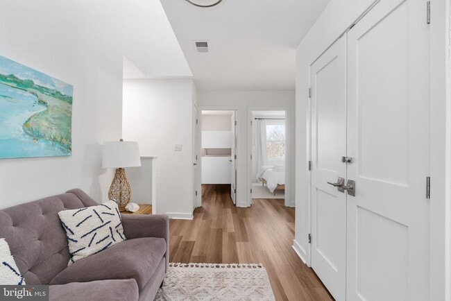 Building Photo - 308 Douglas Ave